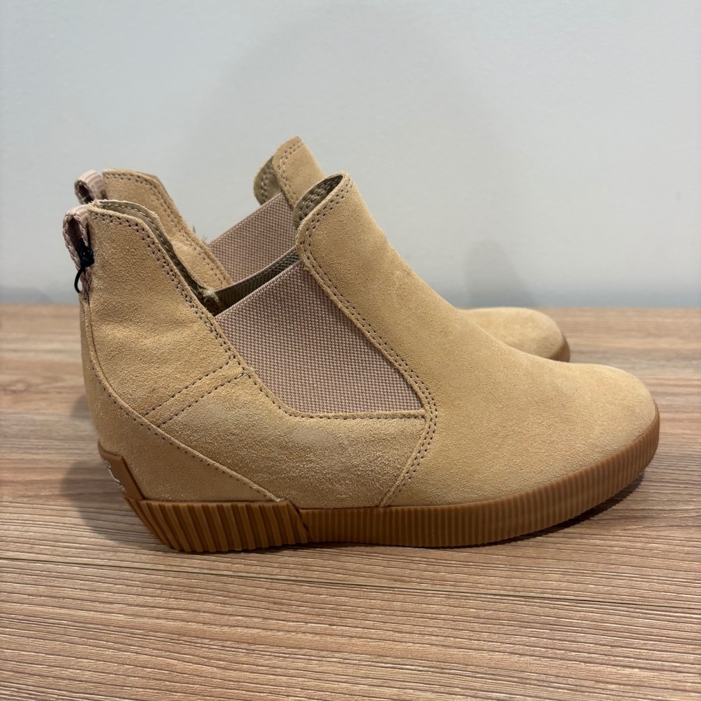 NWT Sorel Out N About III Wedge Bootie Women Tan 7.5 Waterproof Suede Chelsea - Picture 3 of 11